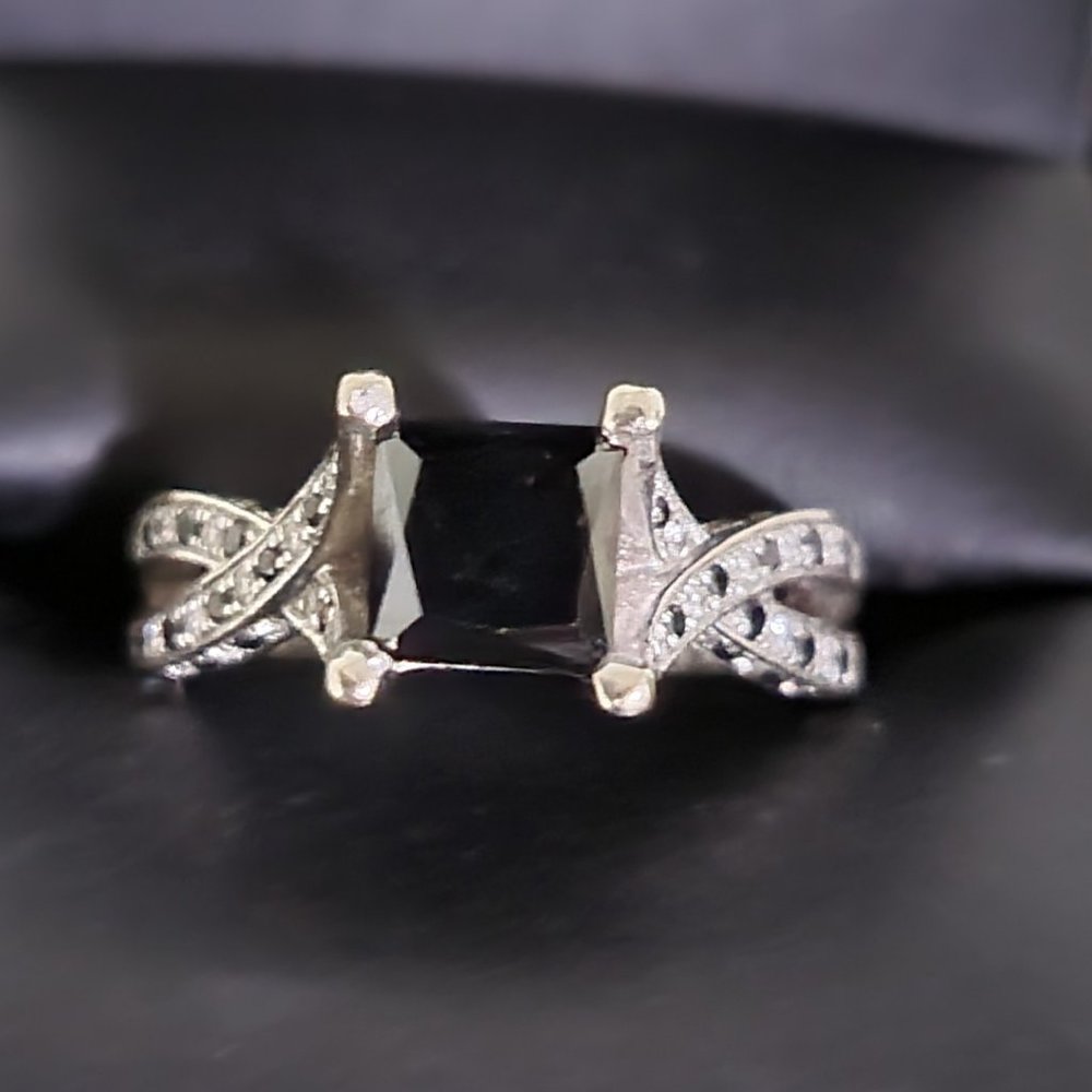 Black and white diamond ring. Size 6